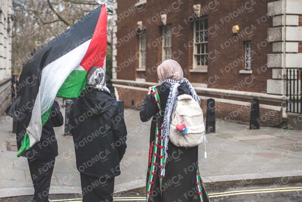 Ragazze in rivolta per la Palestina libera